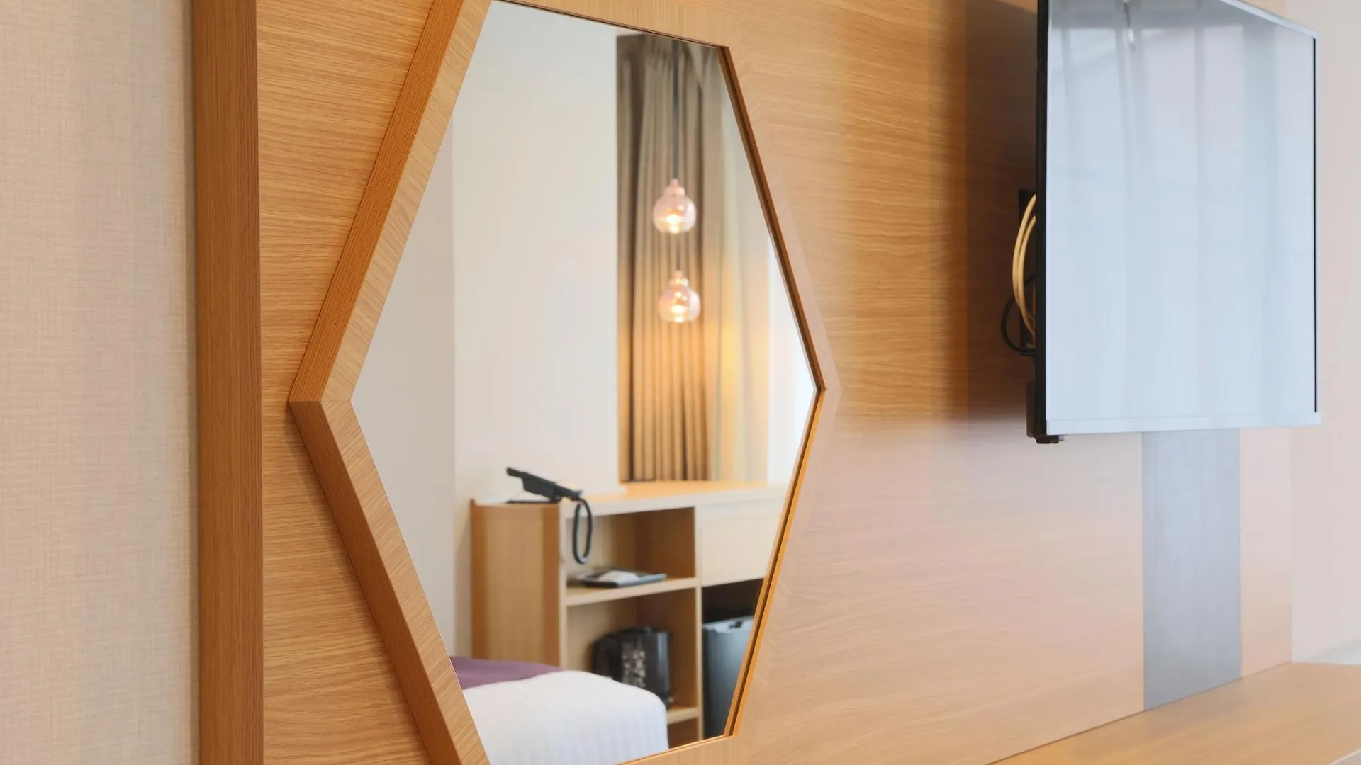 Koko Hotel Kyoto Sanjo - Formerly Hotel Wing International Premium Kyoto Sanjo 4*,
